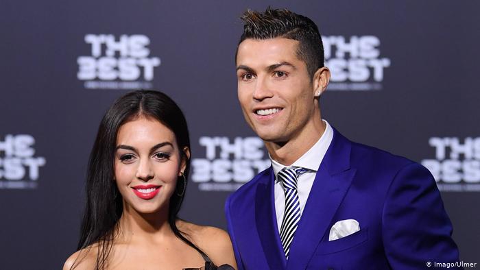 رونالدو: جورجينا حامل بتوأم (صور)