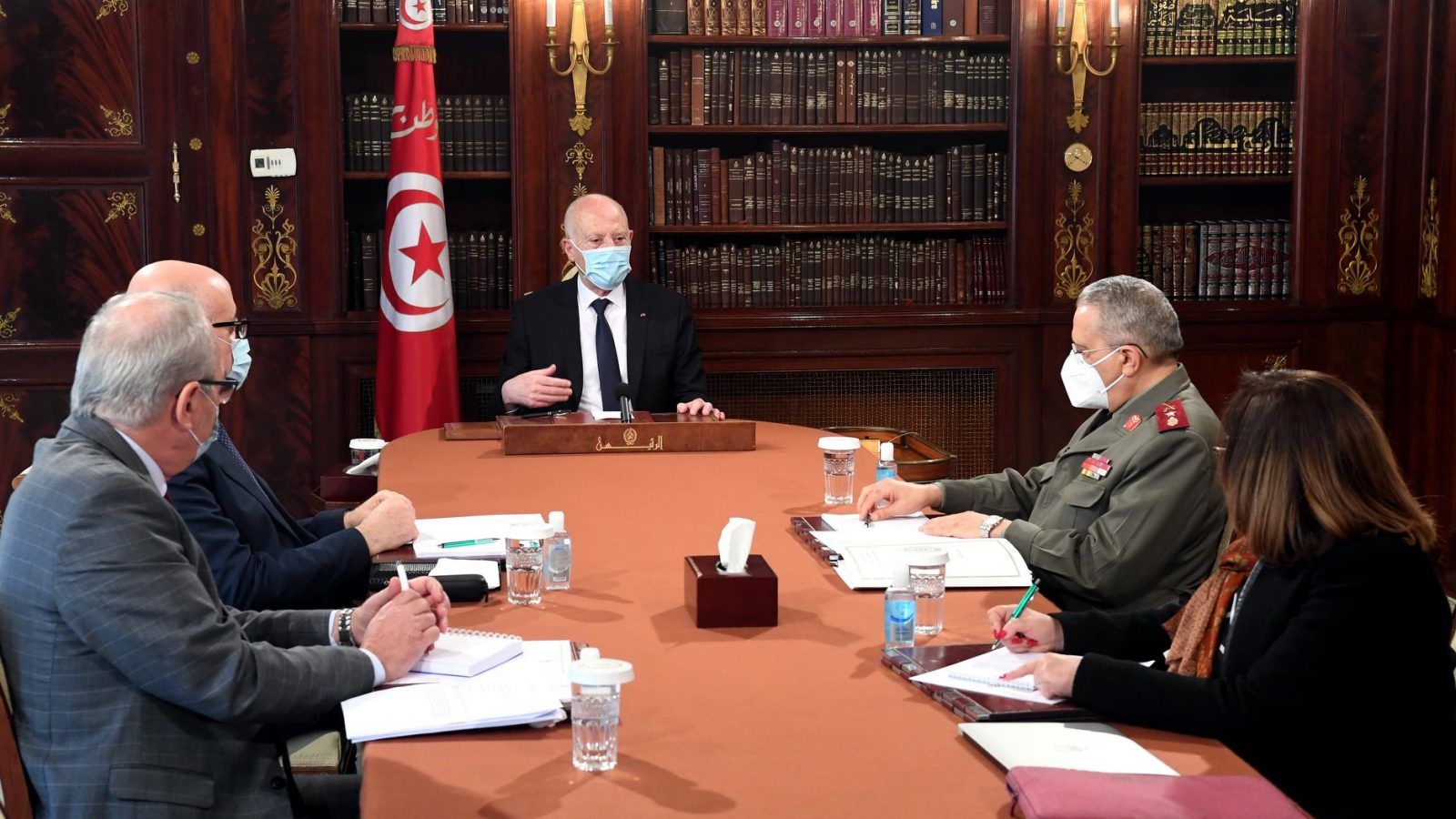 رئيس الجمهورية ينظر في تطور الوضع الوبائي بالبلاد (فيديو)
