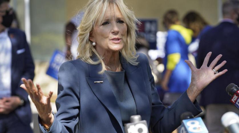 أول تغريدة من حساب السيدة الأولى للولايات المتحدة الامريكية أول تغريدة من حساب السيدة الأولى للولايات المتحدة الامريكية