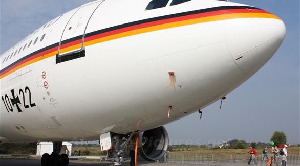 تقمص الدور 6 أشهر/ مراقب جوي مزيف لسماء المانيا !