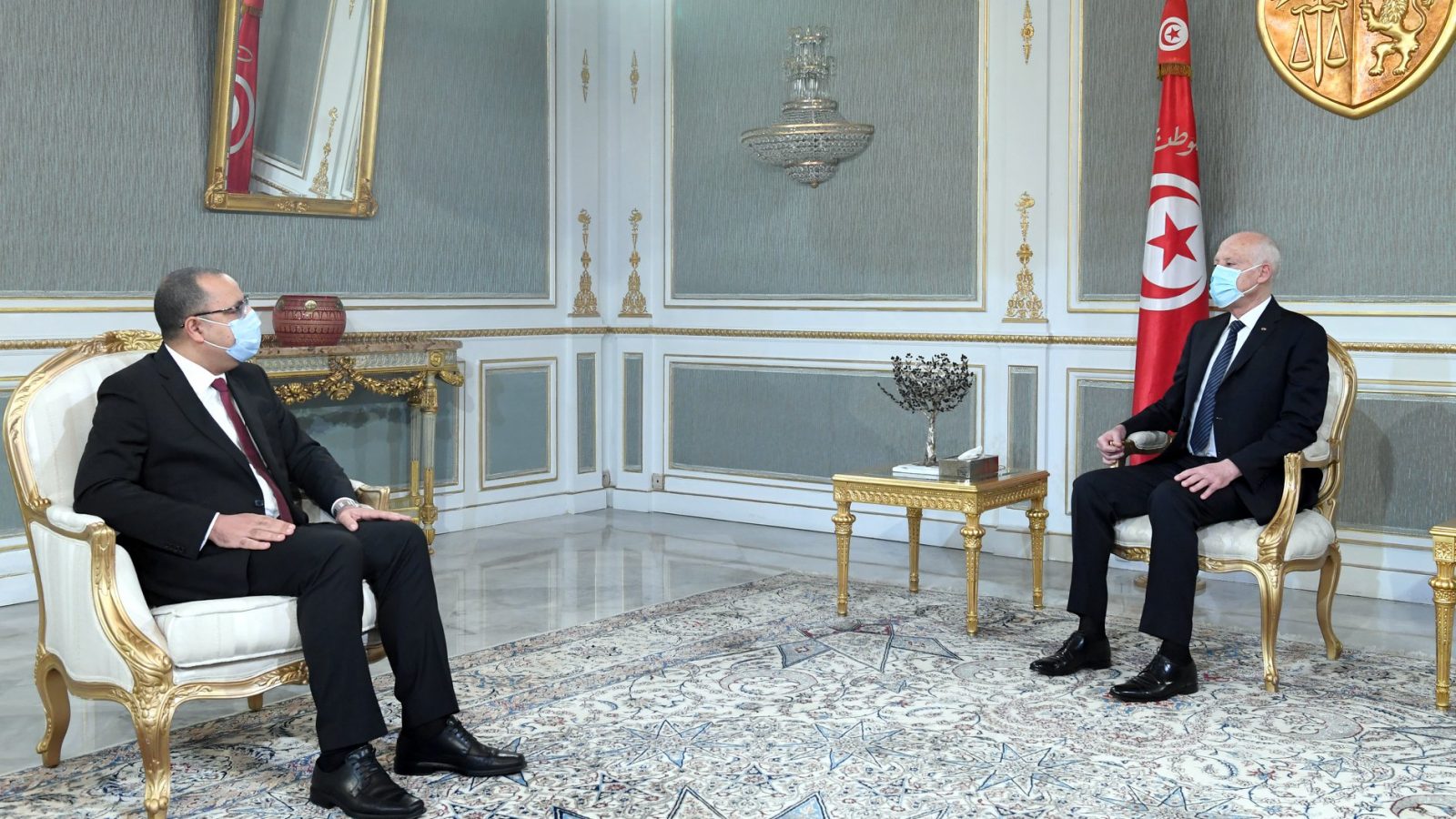 قيس سعيد يجتمع بالمشيشي: عدم الخضوع إلى الابتزار والمقايضة  في التحوير الوزاري