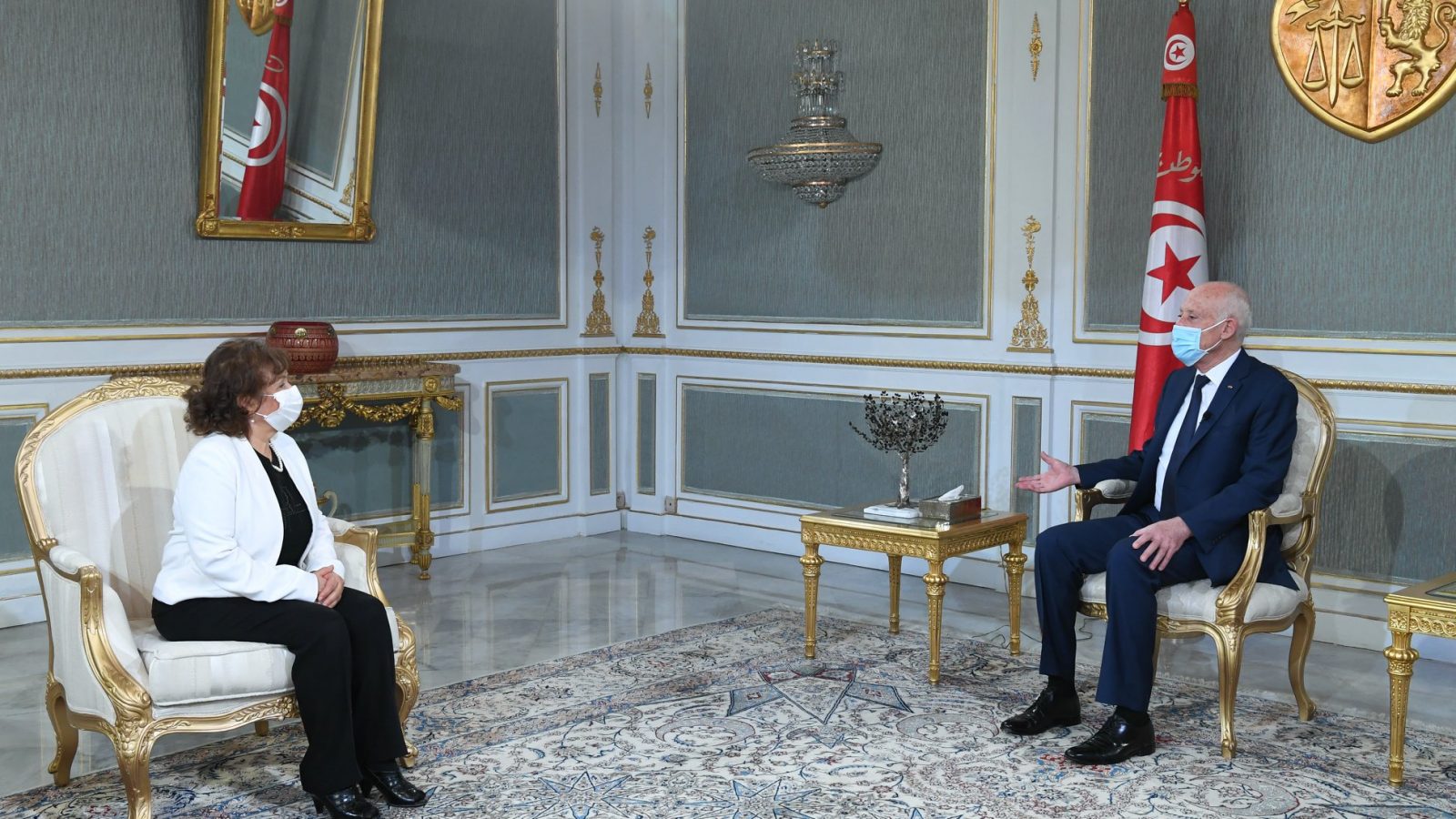 قيس سعيد ممتعض من التراخي في عملية استرجاع الأموال المنهوبة بالخارج (فيديو)