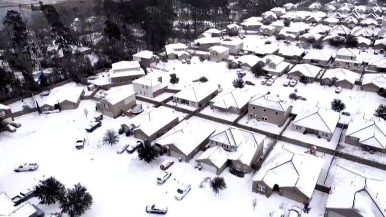 عاصفة ثلجية تحاصر الملايين في أمريكا