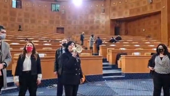 عدل منفذ في مجلس نواب الشعب