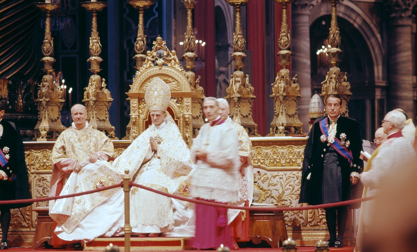 الفاتيكان يهدد موظفيه الرافضين لتلقي لقاح كورونا بالطرد