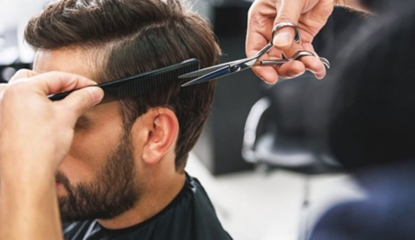 أول حجز لقصة شعر بعد الحجر بـ 422 يورو