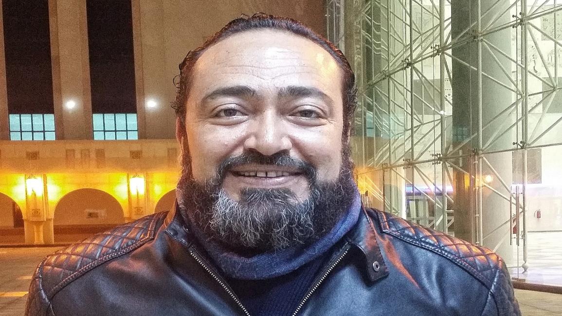 عاطف بن حسين ينجو من جلطة قلبية