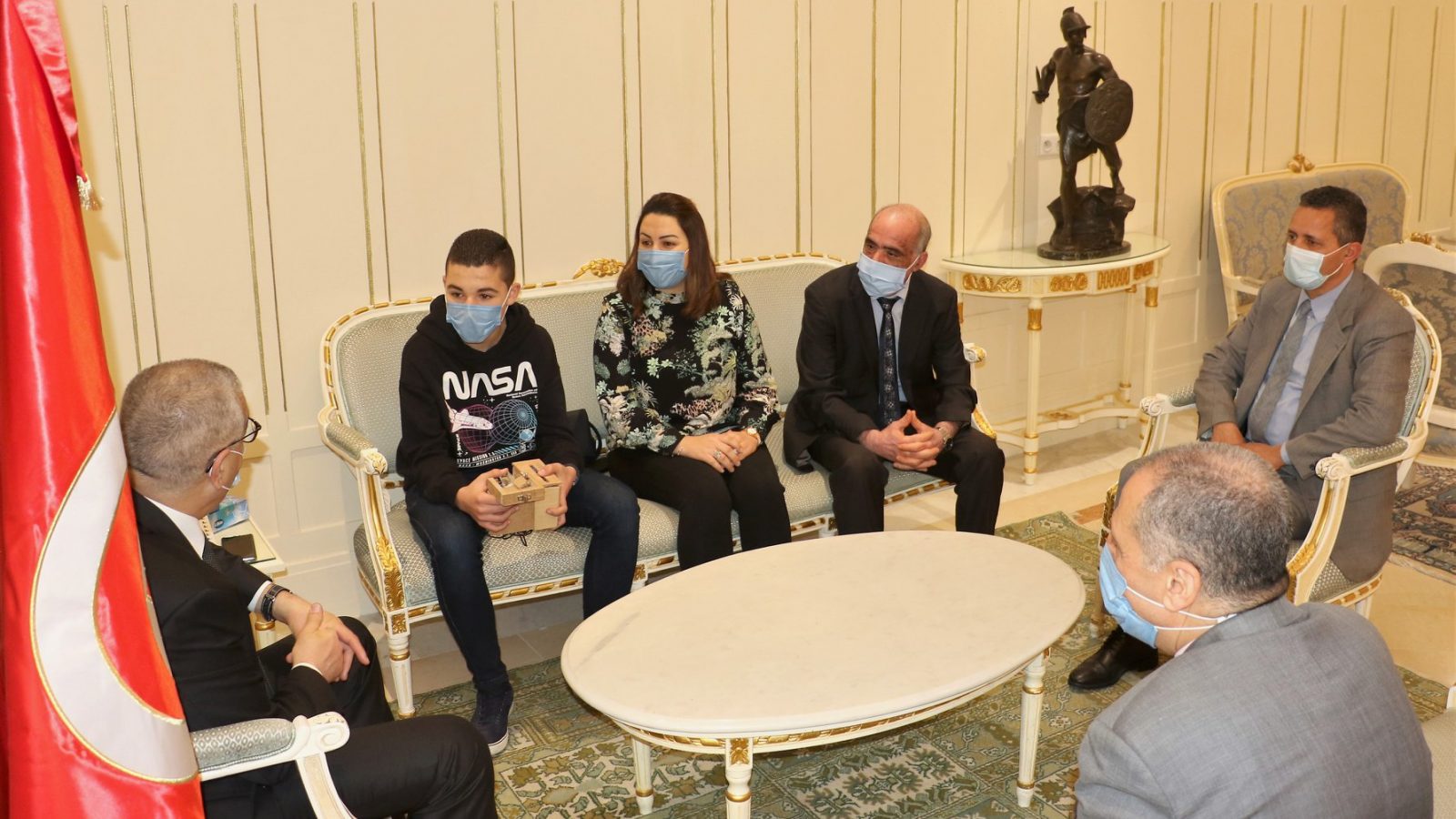 وزير التربية يكرم التلميذ ياسين بن سليمان