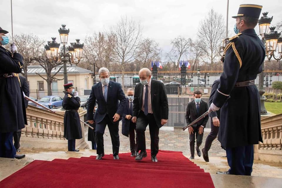 فرنسا تجدد التزامها بمساندة تونس