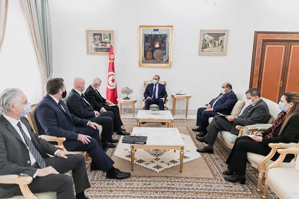 المشيشي يلتقي السفير البريطاني ومستثمرين انقليزيين