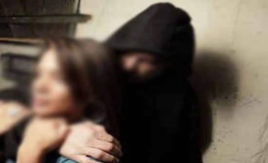 سوسة: منحرف خطير يقتحم منزلا ويختطف قاصرا