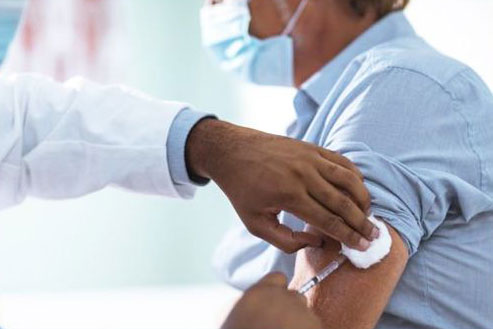 رقم أخضر للتبليغ عن أي مضاعفات للقاح كورونا