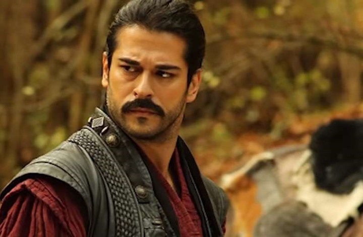 بطل “المؤسس عثمان” يوجه تحية إلى المشاهدين العرب (فيديو) بطل “المؤسس عثمان” يوجه تحية إلى المشاهدين العرب (فيديو)