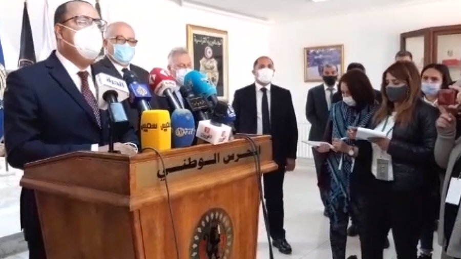 أعضاء الحكومة يتبرعون بنصف أجورهم