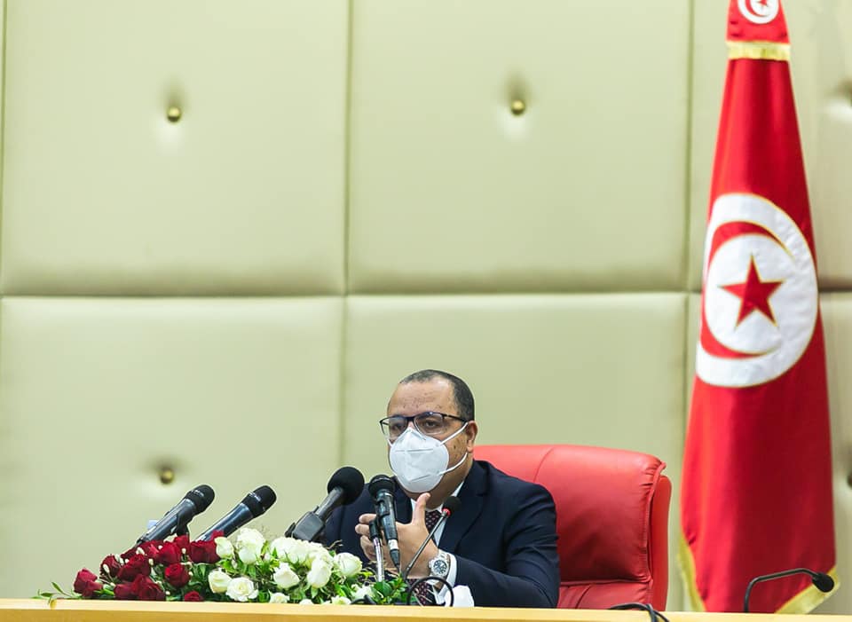 المشيشي: الإجراءات لمواجهة كورونا ستكون لها كلفة اقتصادية واجتماعية