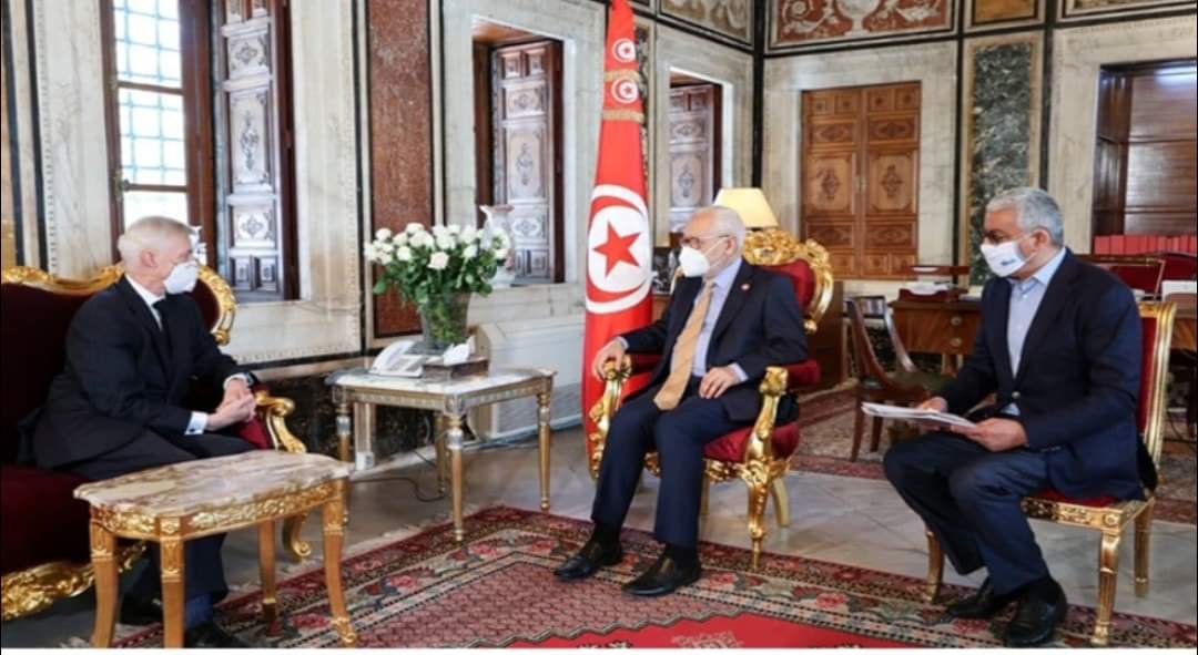 الغنوشي يستقبل سفير المملكة المتحدة