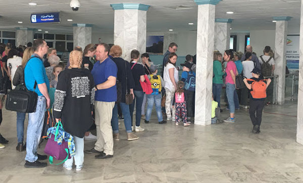 عبر مطاري المنستير والنفيضة/ وصول 364 سائحا روسيا إلى تونس