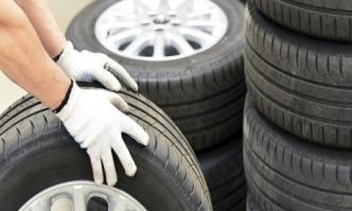 وزير النقل يتحدث عن فرض نوعية محددة للعجلات المطاطية