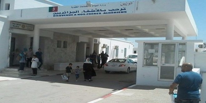 محتجون يغلقون المعبر الحدودي بساقية سيدي يوسف لهذا السبب