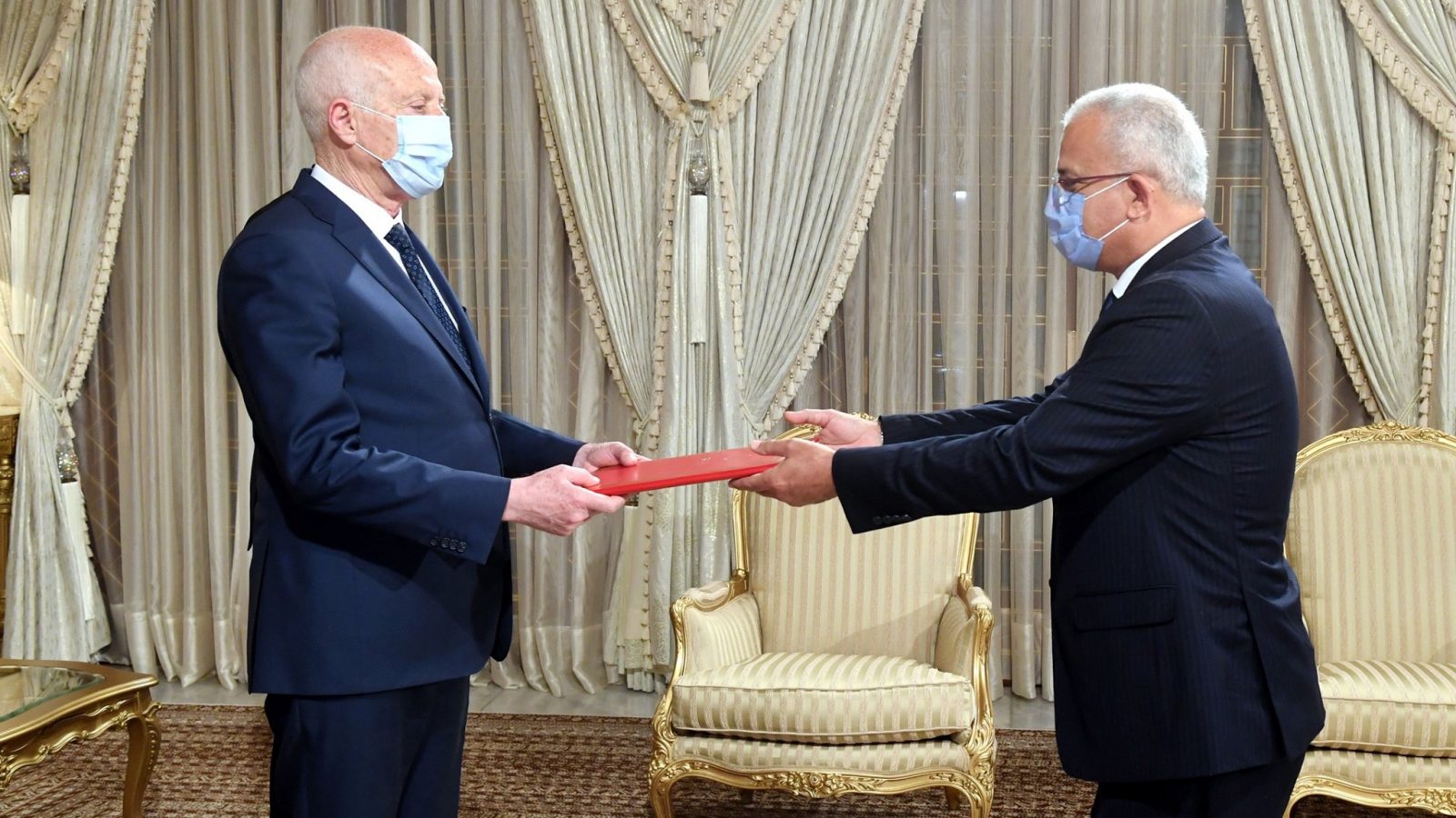 سعيد يسلم أوراق اعتماد السفير الجديد لتونس في هولندا (فيديو)