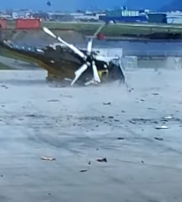 مروحية تتعرض لحادث فجئي مدمر (فيديو)