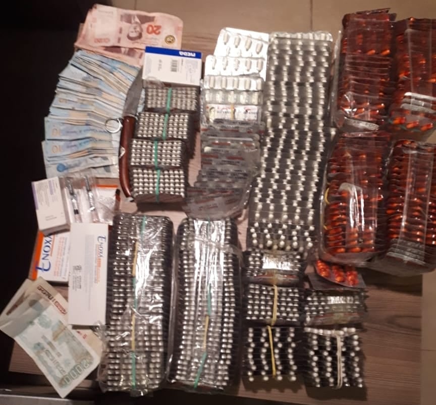 الكاف: حجز أكثر من 5 آلاف قرص دواء وعملة تونسية وجزائرية (صور)