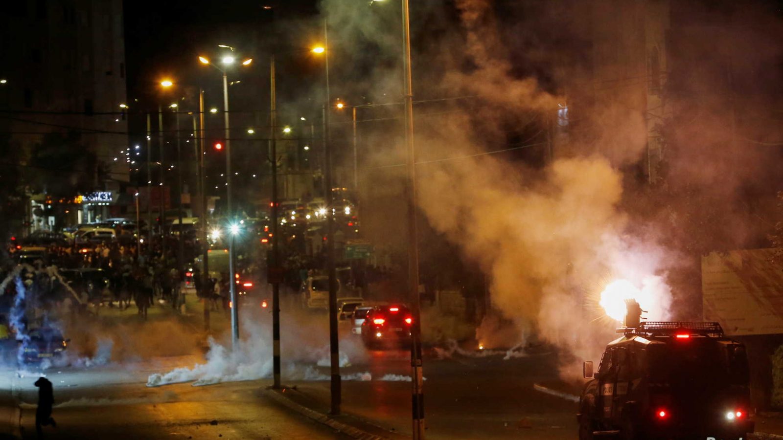 المواجهات تتجدد في مدن الداخل.. إحراق سيارات ومطعم.. وعمدة مدينة اللد يطلب التدخل السريع