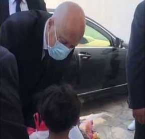 قيس سعيد في زيارة لـ”آس أو آس” قمرت (فيديو) قيس سعيد في زيارة لـ”آس أو آس” قمرت (فيديو)