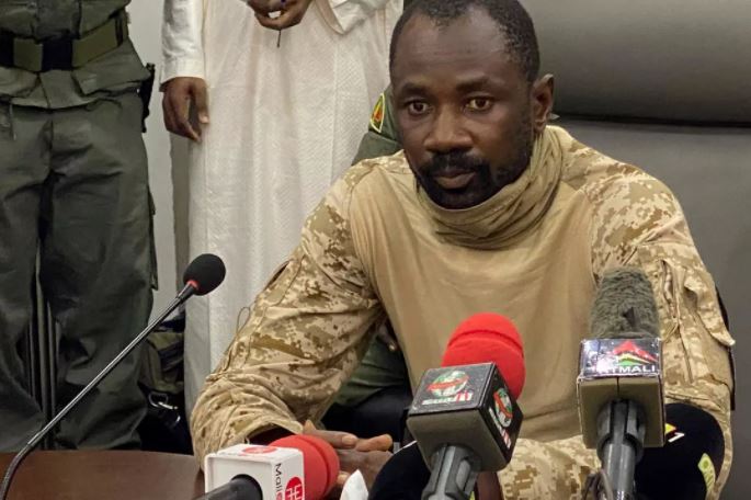 المحكمة الدستورية في مالي تعين قائد الانقلاب رئيسا