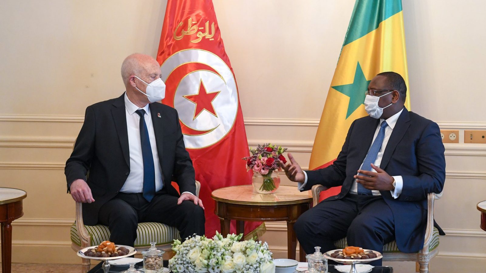 التوزيع العادل للقاحات محور لقاء قيس سعيد برئيس السنغال (فيديو)