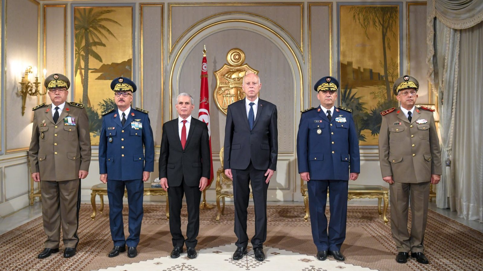 ترقية ضباط في الجيش الوطني (صور)