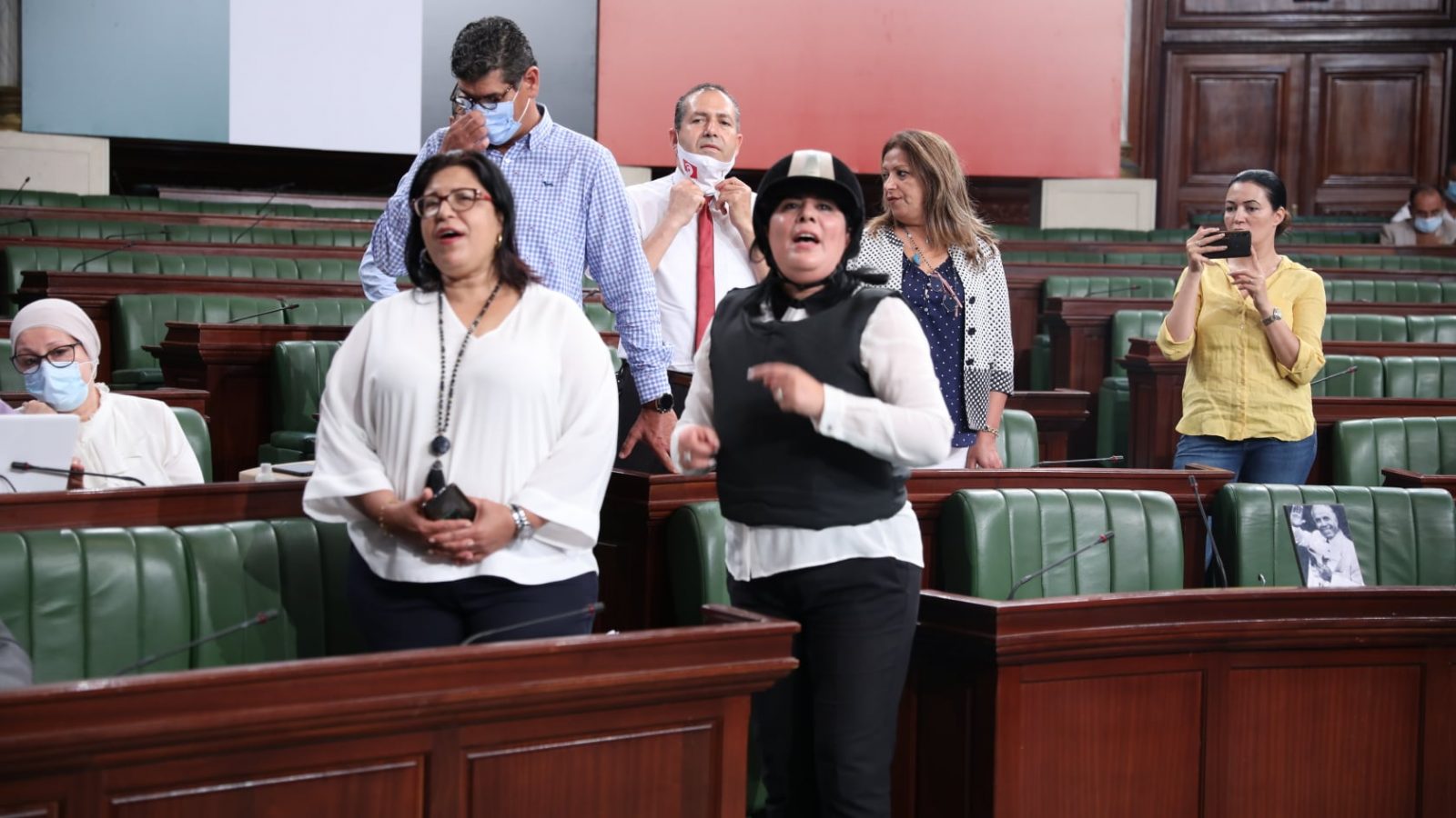 مرة أخرى: عبير موسي ترفع “ديقاج” في وجه وزير..