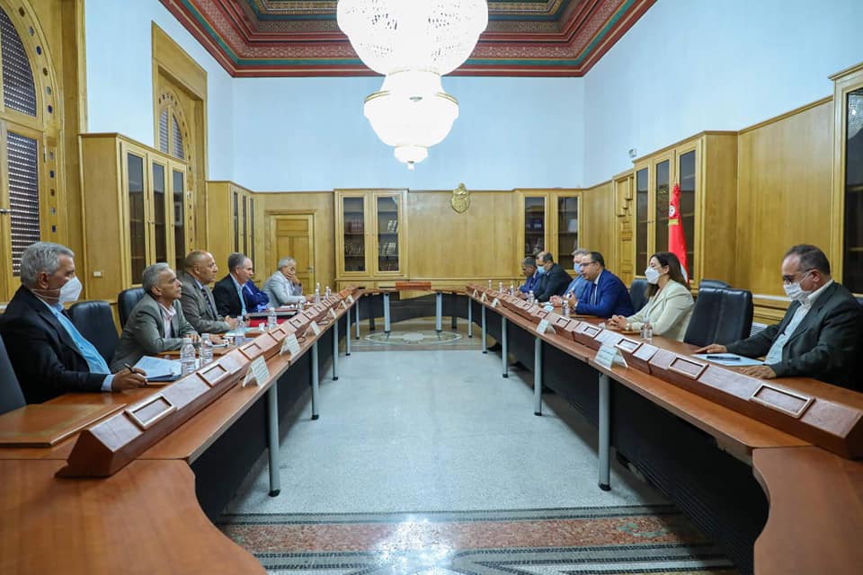 5 زايد 5: هذا ما تم الاتفاق بشأنه بين الحكومة واتحاد الشغل