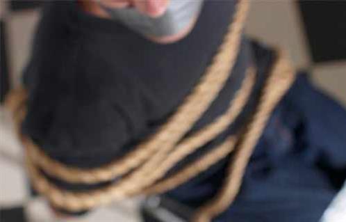 صفاقس: اختطاف عامل ومحاولة حرقه في حاوية فضلات