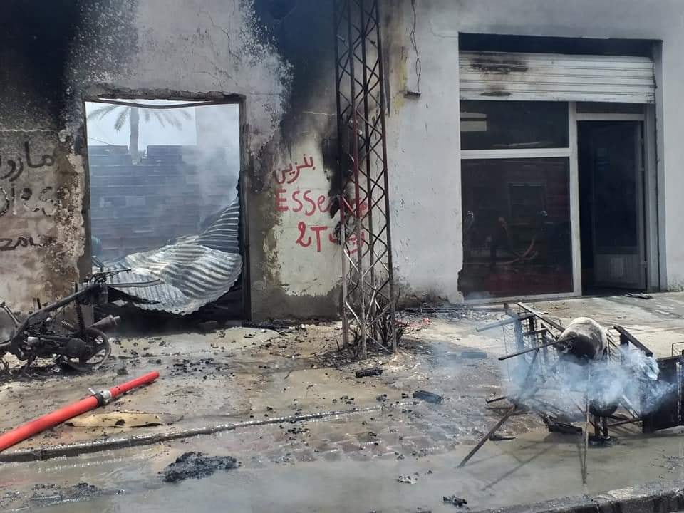 قابس /حريق في محل لبيع البنزين(صور)
