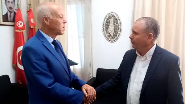 الطبوبي لقيس سعيّد: تفضل أحكم البلاد وإلا رجّع الأمانة !