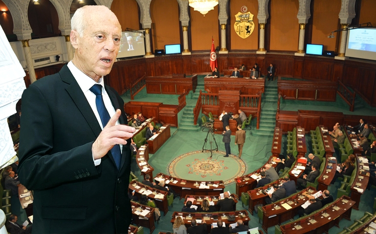 رئيس الجمهورية/ هؤلاء النواب لا مكان لهم لتمثيل الشعب (فيديو) رئيس الجمهورية/ هؤلاء النواب لا مكان لهم لتمثيل الشعب (فيديو)