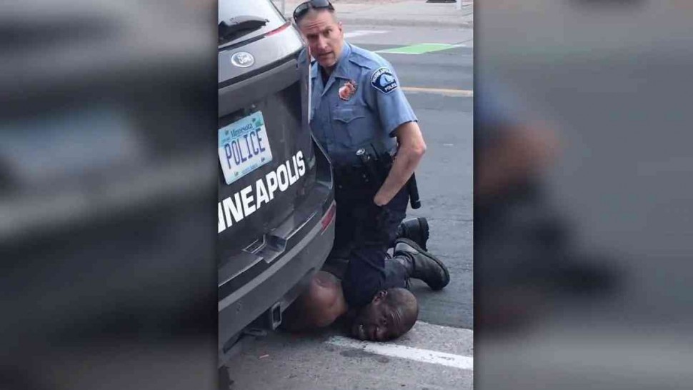 شاهد لحظة صدور الحكم على قاتل جورج فلويد (فيديو)