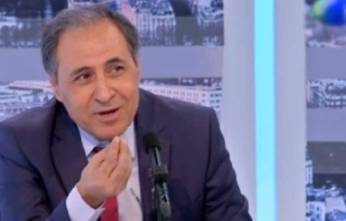 اللجنة العلمية أكدت ضرورة التراجع عن حضور الجماهير بالملاعب ومنع حفلات الزفاف