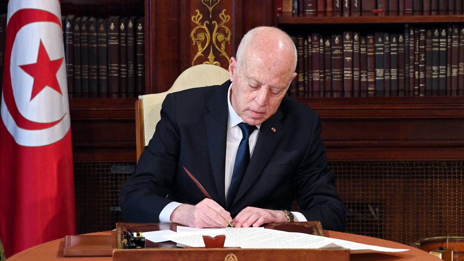 ‎ماذا بعد عدم ختم مشروع قانون المحكمة الدستورية.. أستاذة في القانون الدستوري توضح