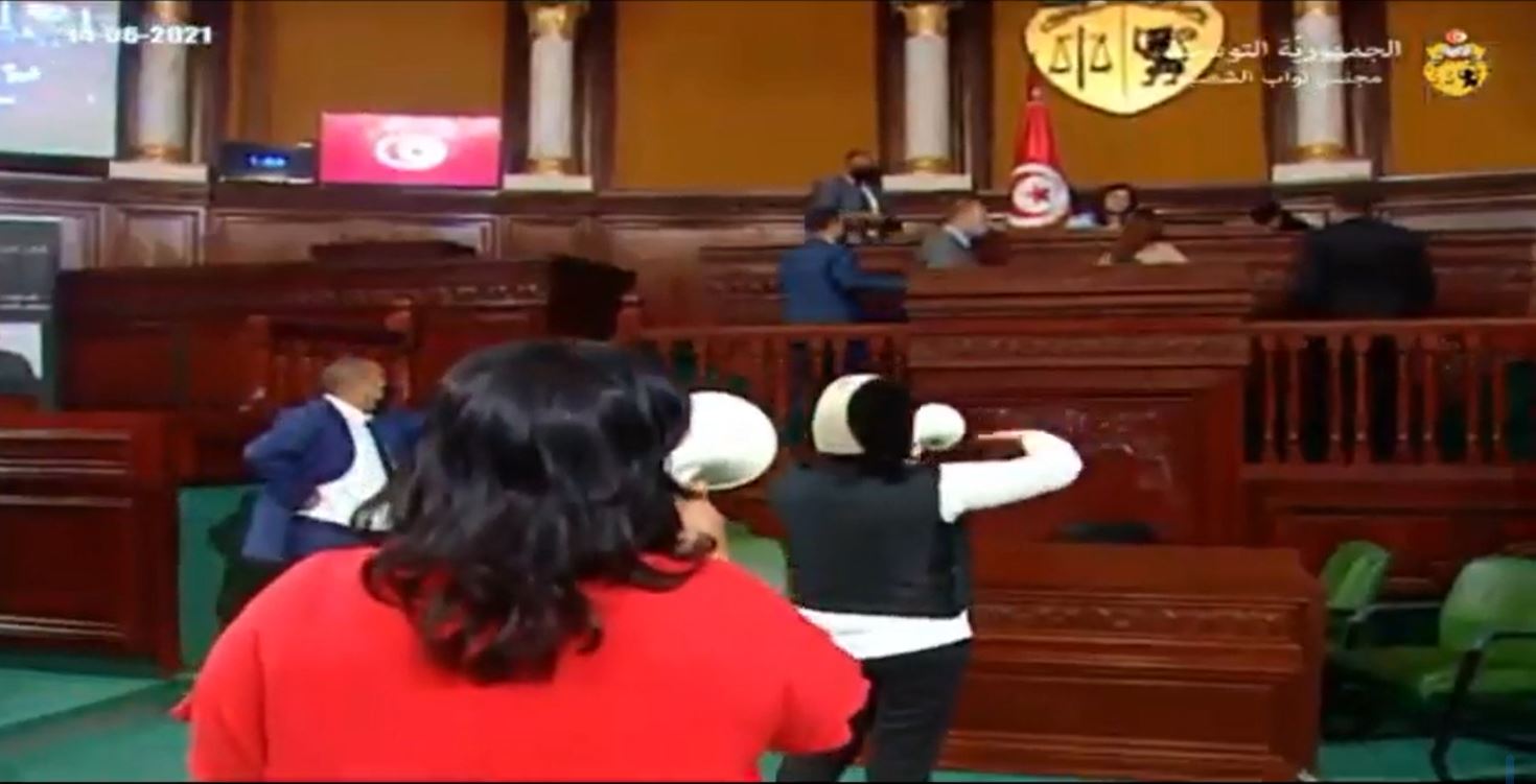 عبير موسي تتهكم على قرار رئاسة الحكومة بمقاضاتها (فيديو)