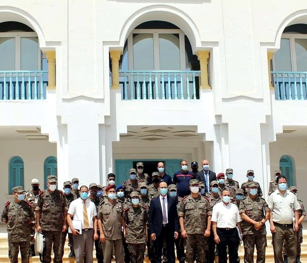 فريق من إطارات طبية وشبه طبية عسكرية لإجراء عمليات تلقيح في هذه الولاية