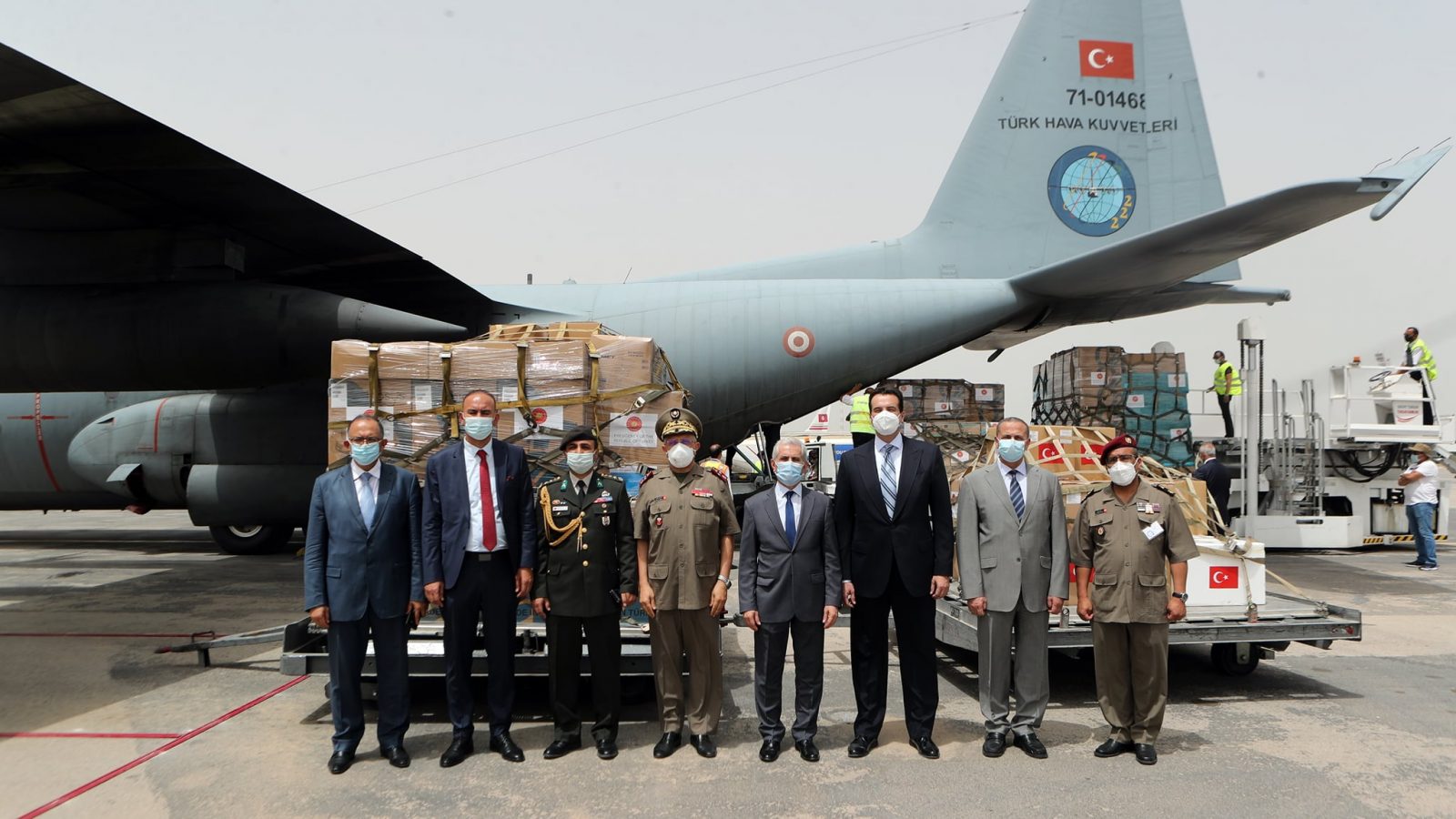 وصول طائرة تركية محملة بـ50 ألف جرعة تلقيح (فيديو)