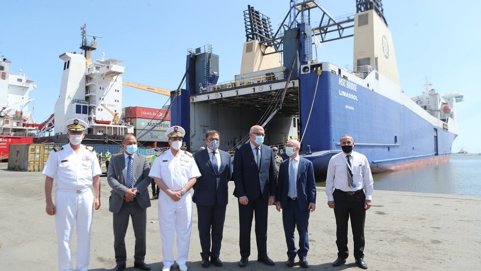 وصول مساعدات طبية من إيطاليا بحرا (فيديو)