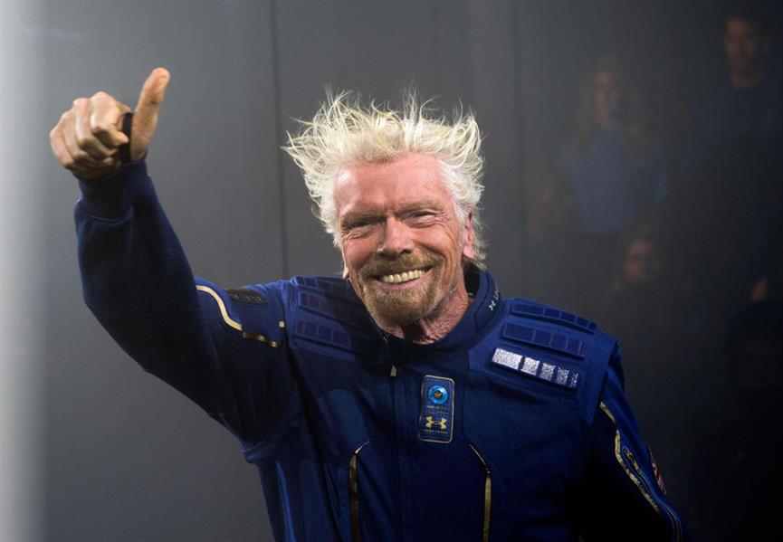 شارك فيها هذا الملياردير/نجاح اول رحلة سياحية للفضاء(فيديو)