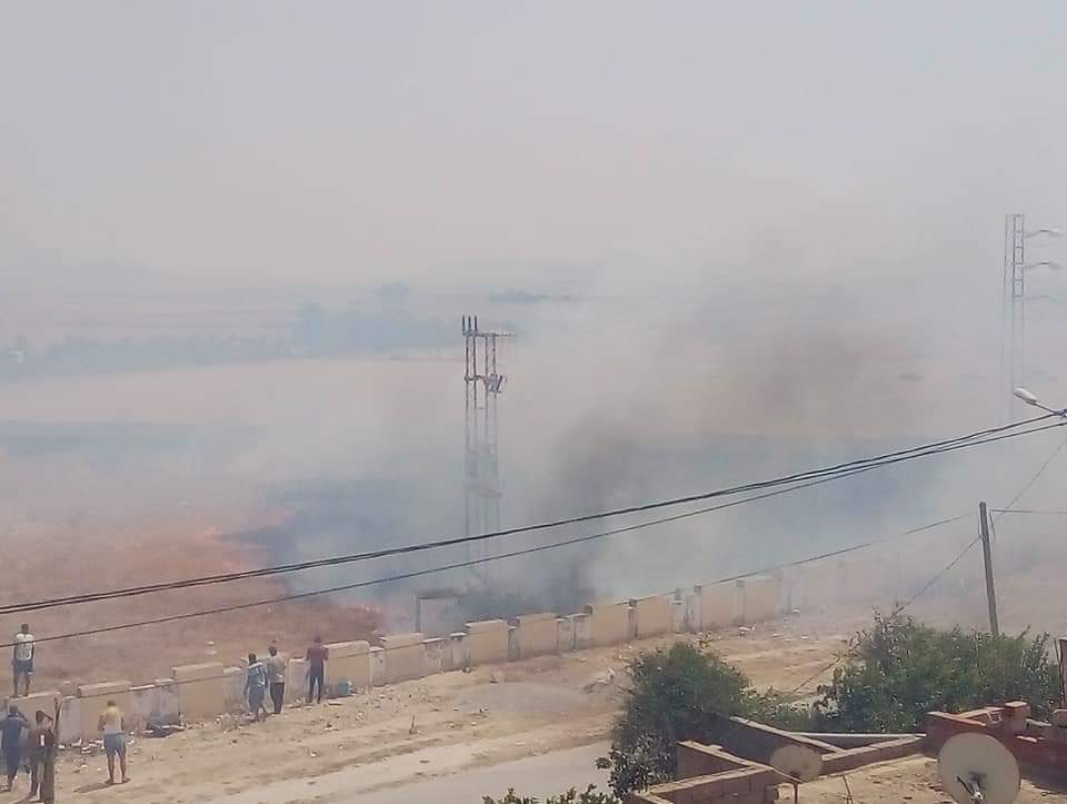 اندلاع حريق في بئر مشارقة(صور)