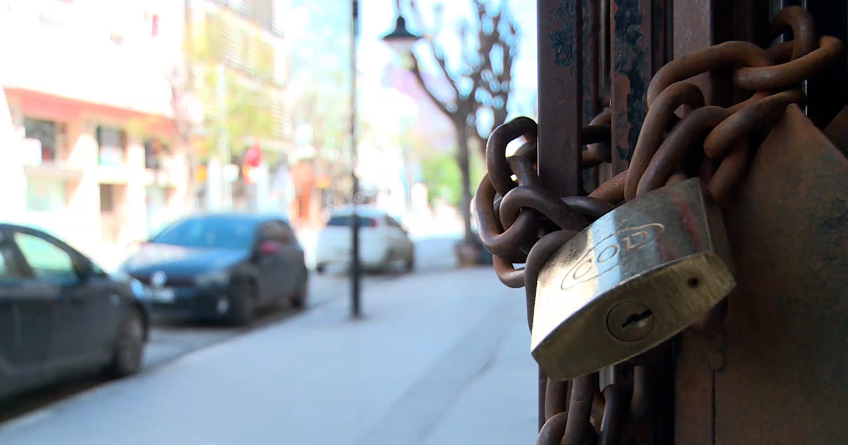 الوضع الحالي يفرض حجرا صحيا شاملا الوضع الحالي يفرض حجرا صحيا شاملا