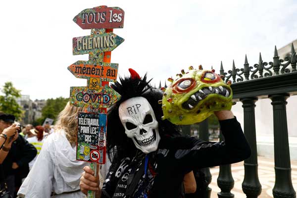 بالصور/ احتجاجات ضد تشديد قيود كورونا في فرنسا بالصور/ احتجاجات ضد تشديد قيود كورونا في فرنسا