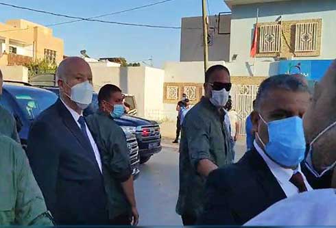 شاهد بالفيديو/ قيس سعيد في زيارة غير معلنة لولاية قفصة شاهد بالفيديو/ قيس سعيد في زيارة غير معلنة لولاية قفصة