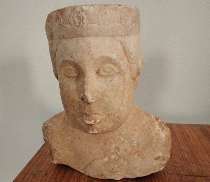 17 قطعة أثرية في منزل بغار الدماء (صور)